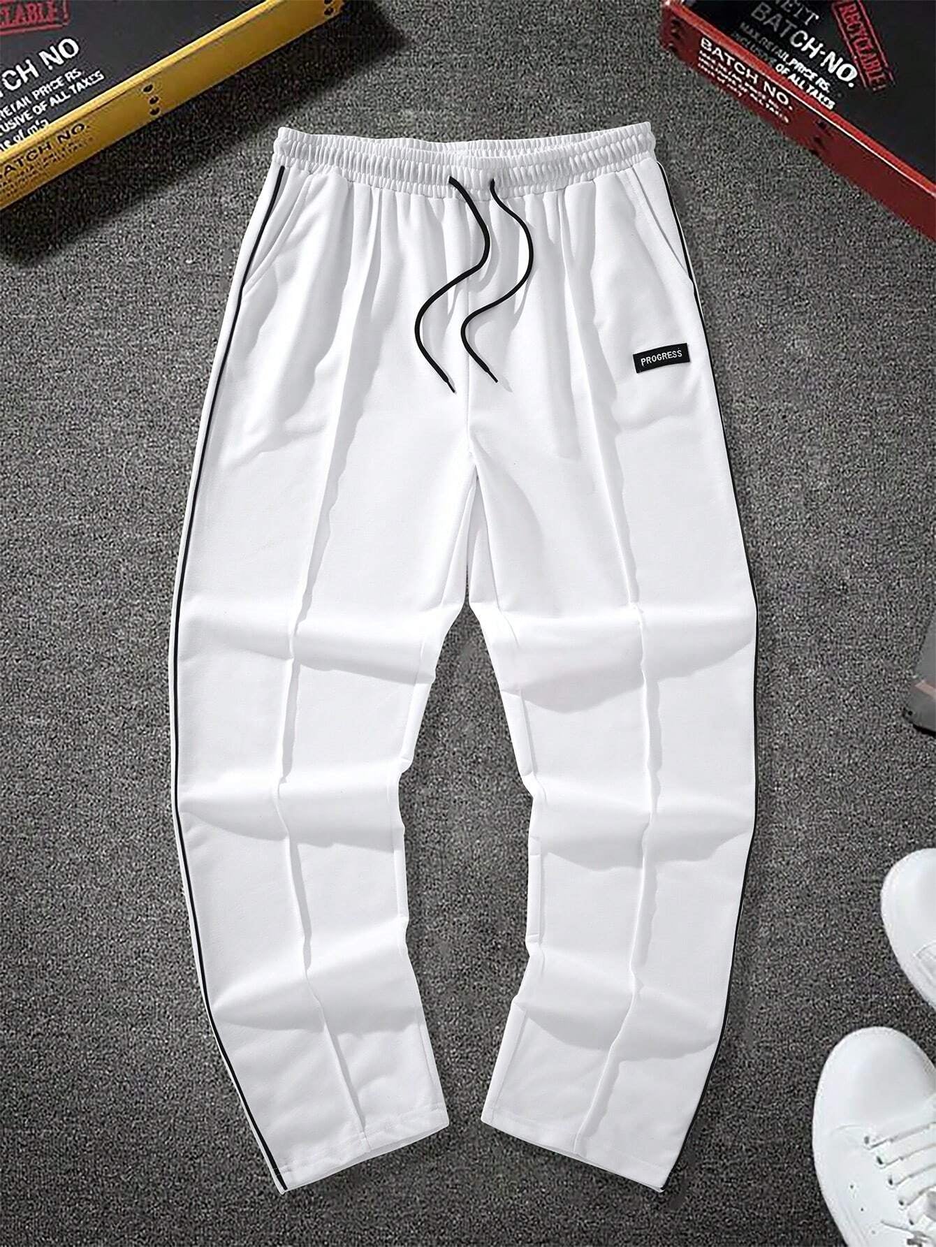 Manfinity Hypemode Men'S Loose Fit Sweatpants with Patch Detail and Drawstring Waist Straight Leg Long Sweat Pants Going Out Casual Boyfriend Gift