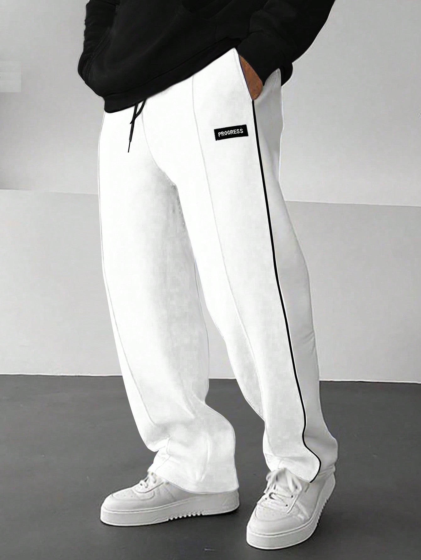 Manfinity Hypemode Men'S Loose Fit Sweatpants with Patch Detail and Drawstring Waist Straight Leg Long Sweat Pants Going Out Casual Boyfriend Gift